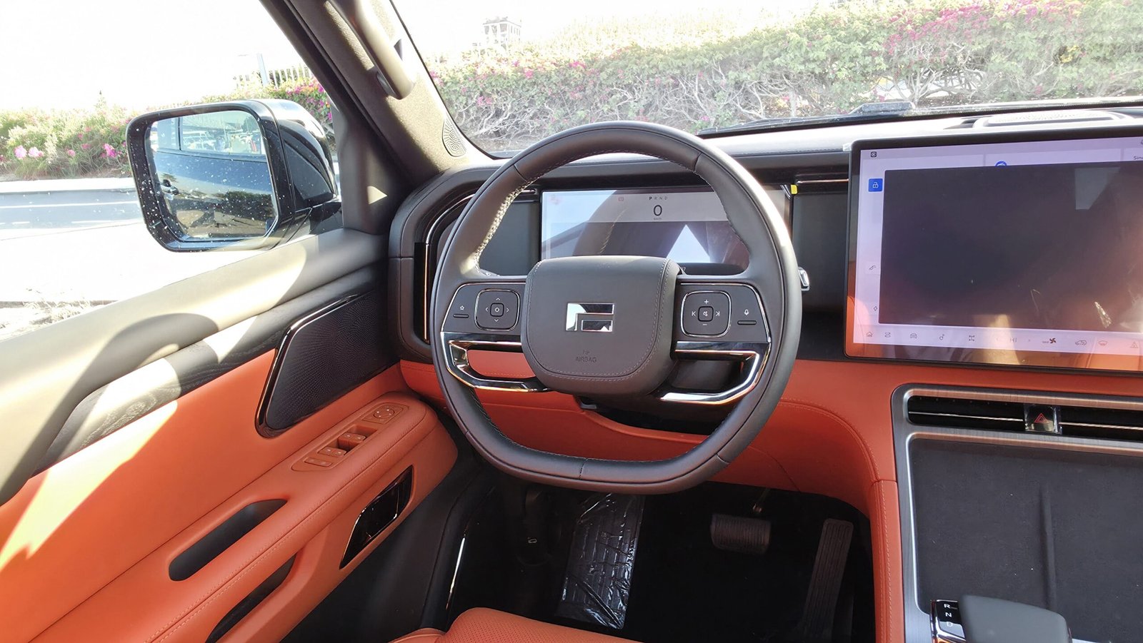 ROX 01 - Black - Orange Interior - 7 Seats - 2026 - Image 17