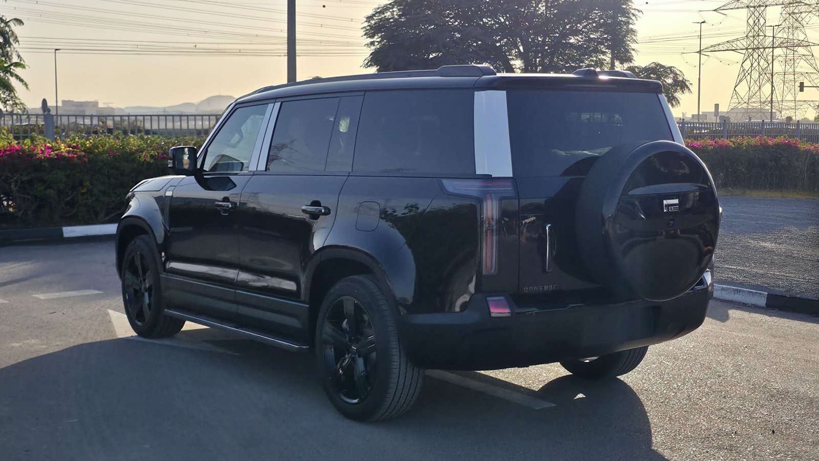 ROX 01 - Black - Orange Interior - 7 Seats - 2026 - Image 7