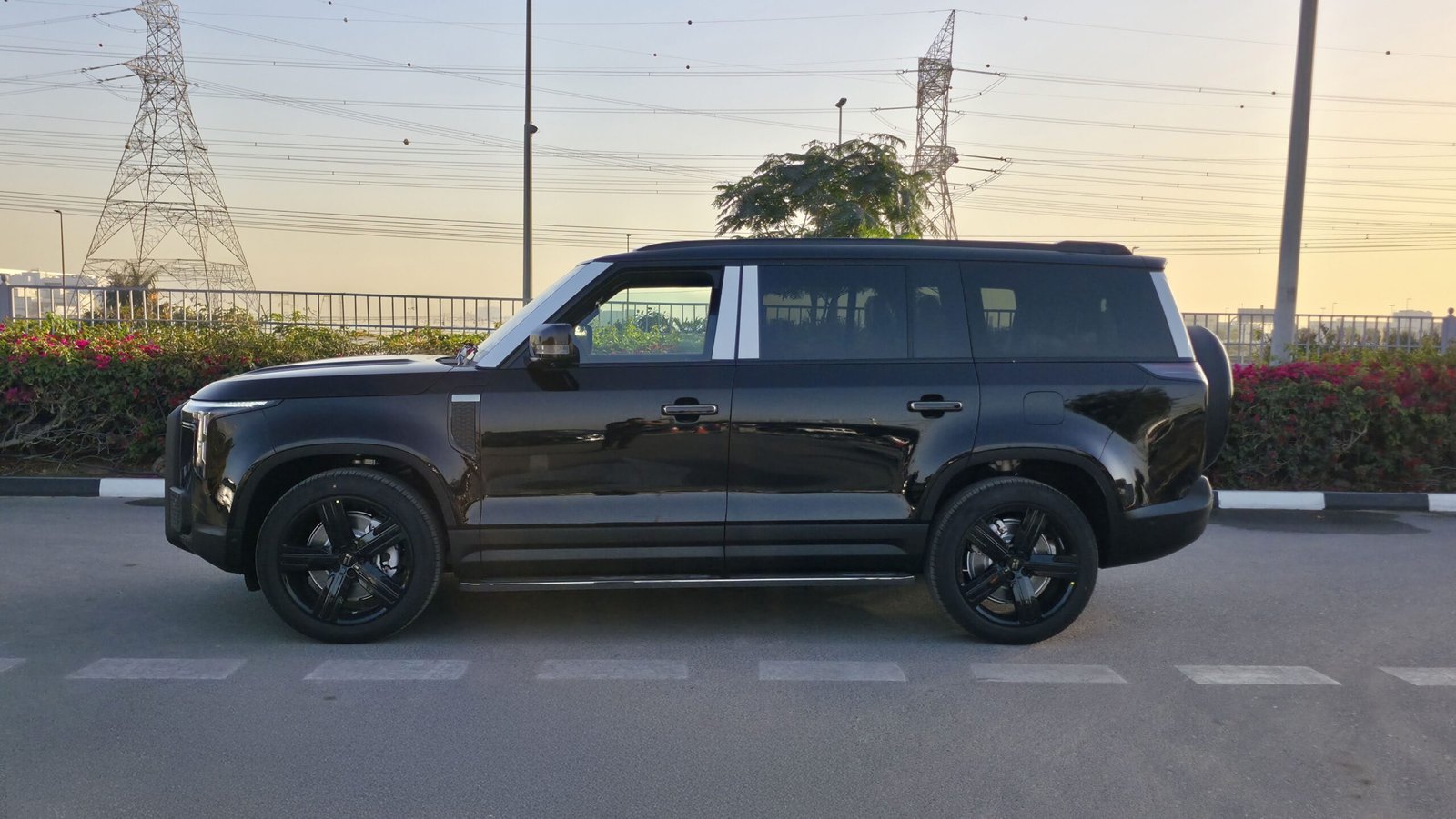 ROX 01 - Black - Orange Interior - 7 Seats - 2026 - Image 8