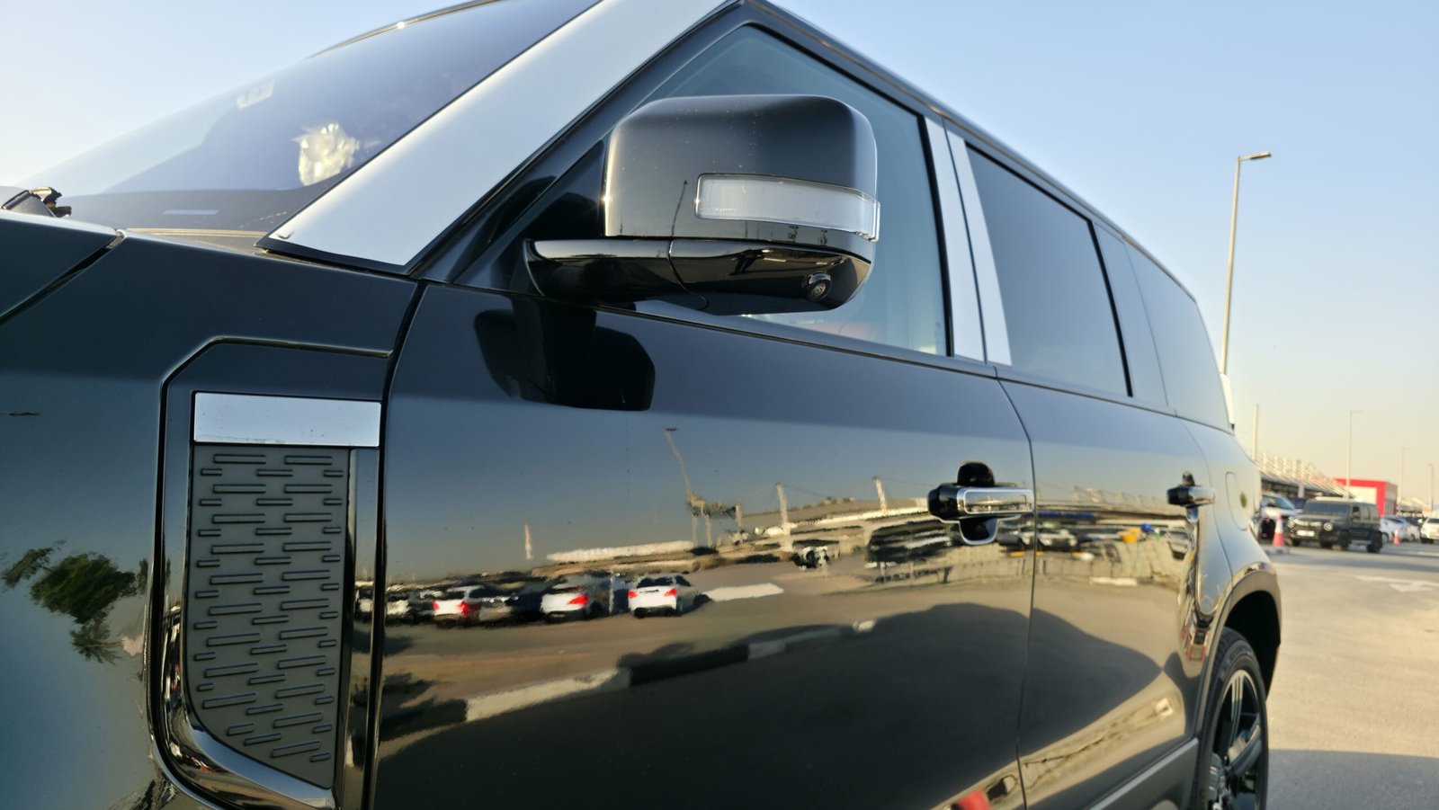 ROX 01 - Black - Orange Interior - 7 Seats - 2026 - Image 10